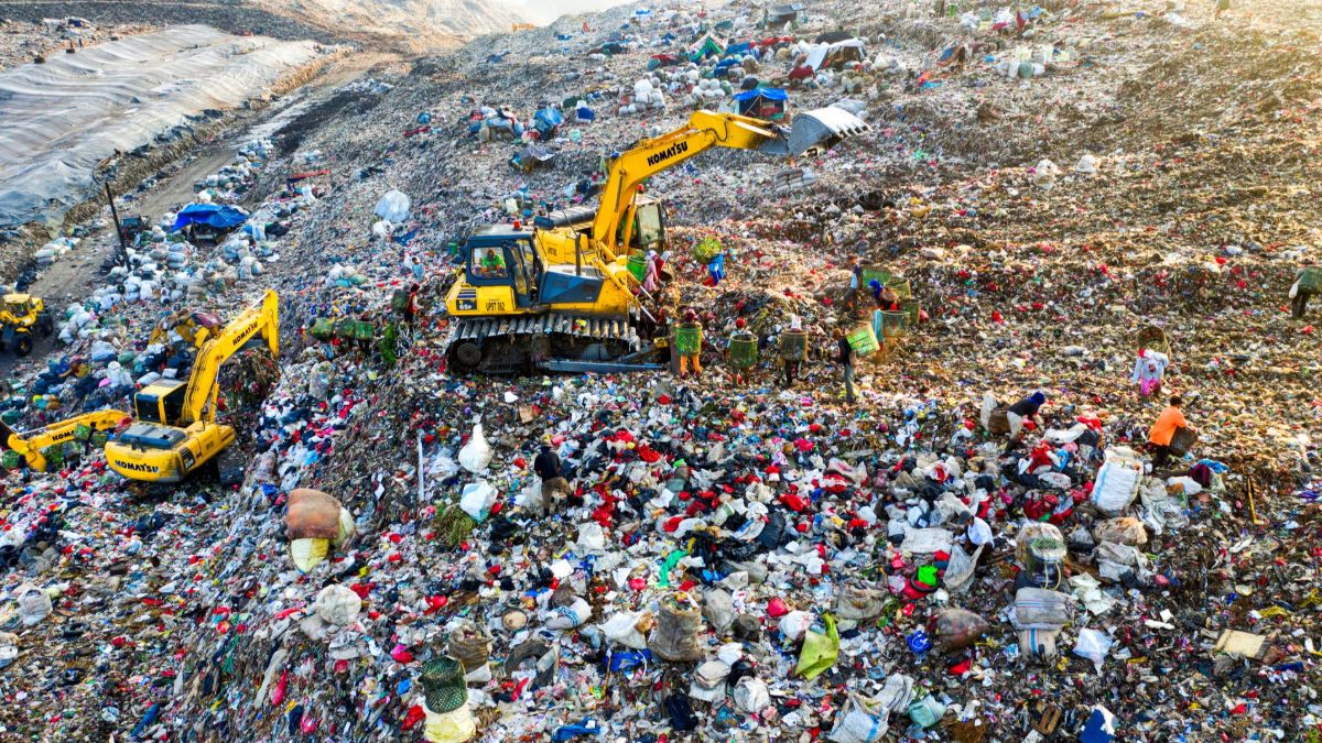 YENİ Partili Rızvanoğlu mikroplastik kirliliği ve atık ithalatını Meclis'e taşıdı — Evrensel haberinde yayımlanan fotoğraf