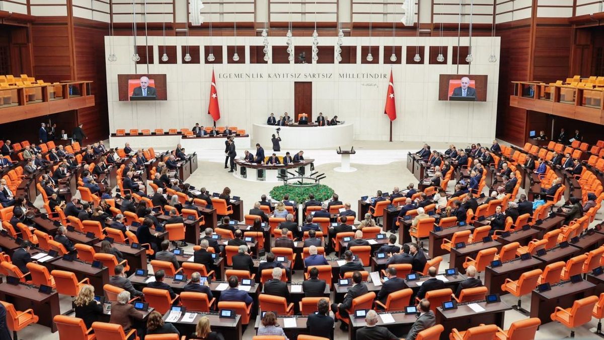 Özgür Özel ve Veli Ağbaba'nın dokunulmazlık dosyaları TBMM'ye sevk edildi — TRT Haber haberinde yayımlanan fotoğraf